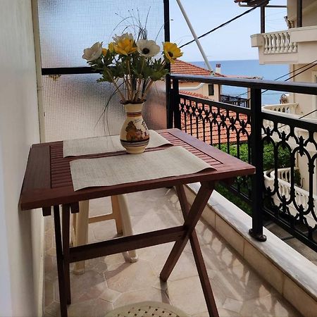 アルコウディΔιαμέρισμα Για Οικογένεια Με Θέα Την Θάλασσαアパートメント エクステリア 写真